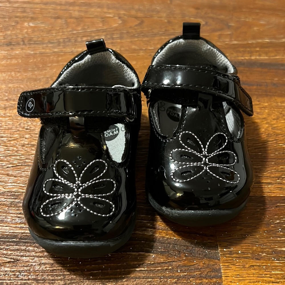 Surprize  by stride rite baby girl shoe size 3 m